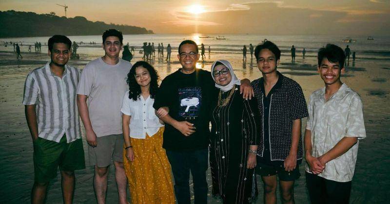 Instagram.com/aniesbaswedan; Instagram.com/ridwankamil